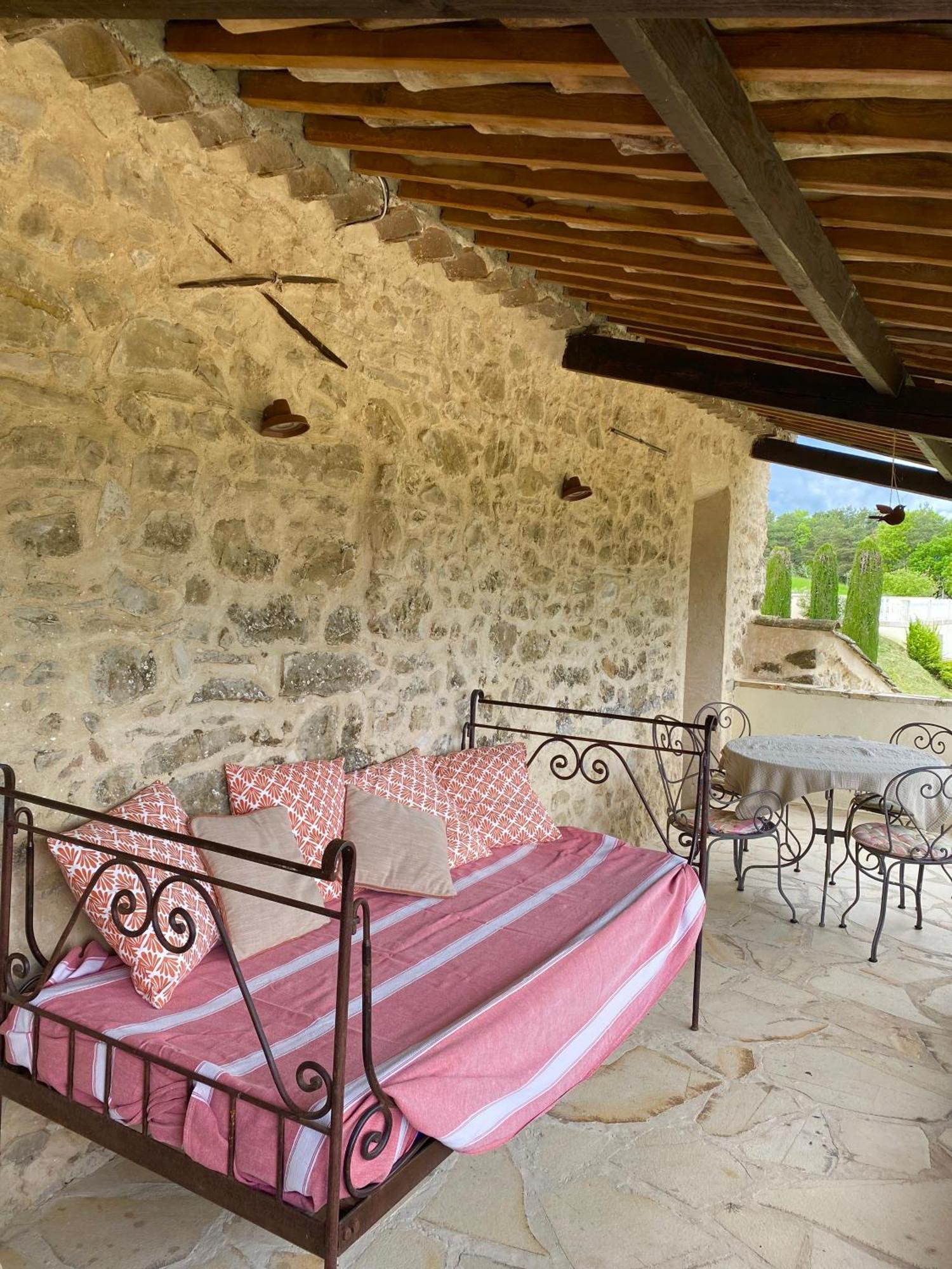 Villa La Magnanerie En Provence Niozelles Exterior foto